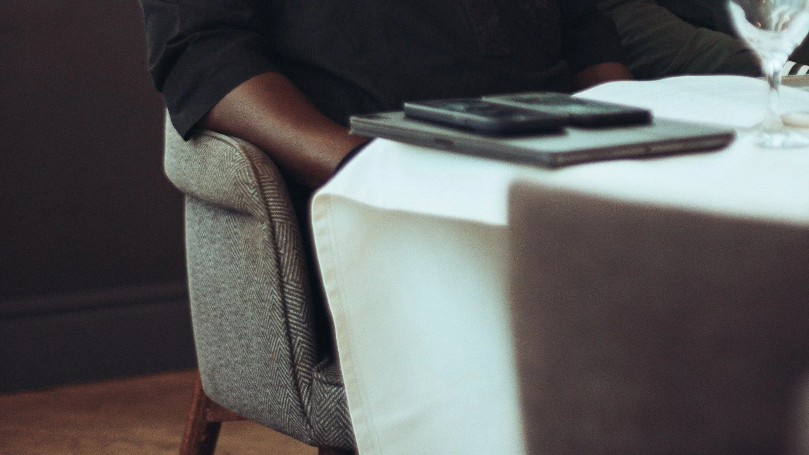 Shared Call Center vs. Dedicated Agents: Which Fits?